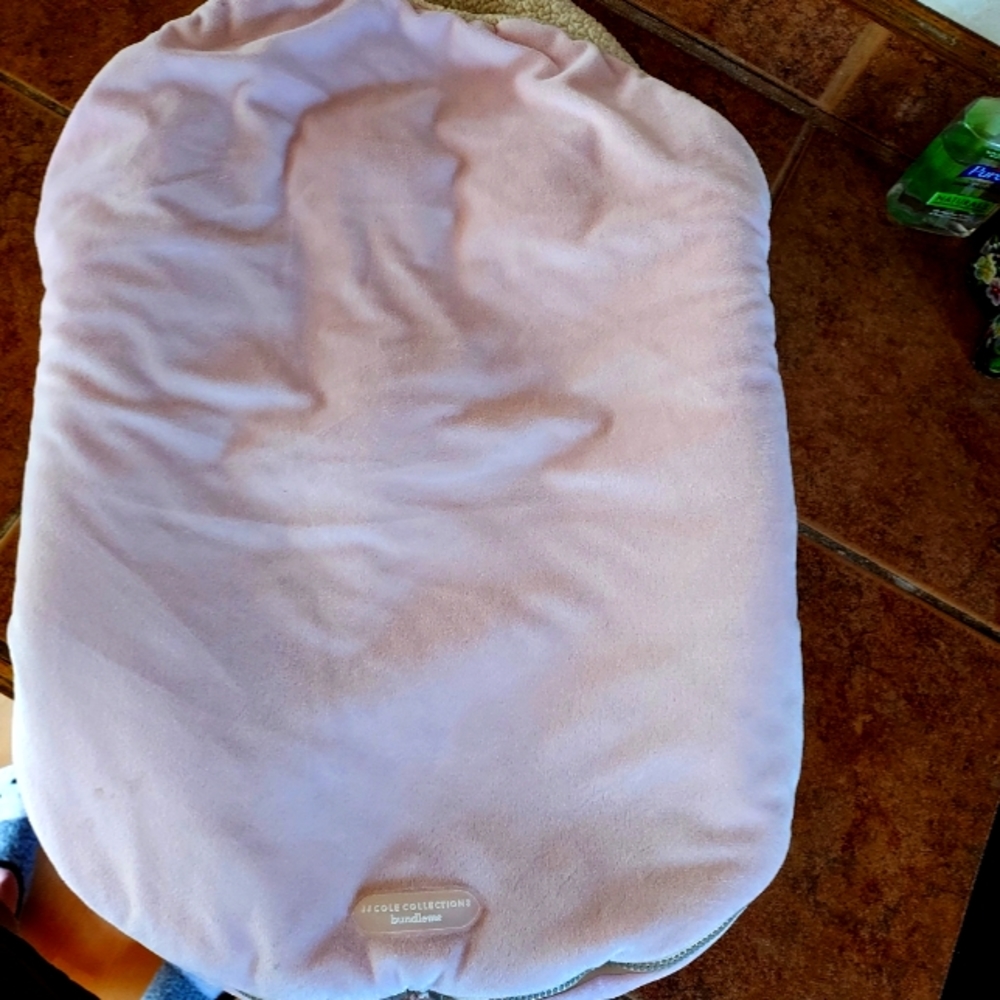 Warm car seat insert with zip up cover